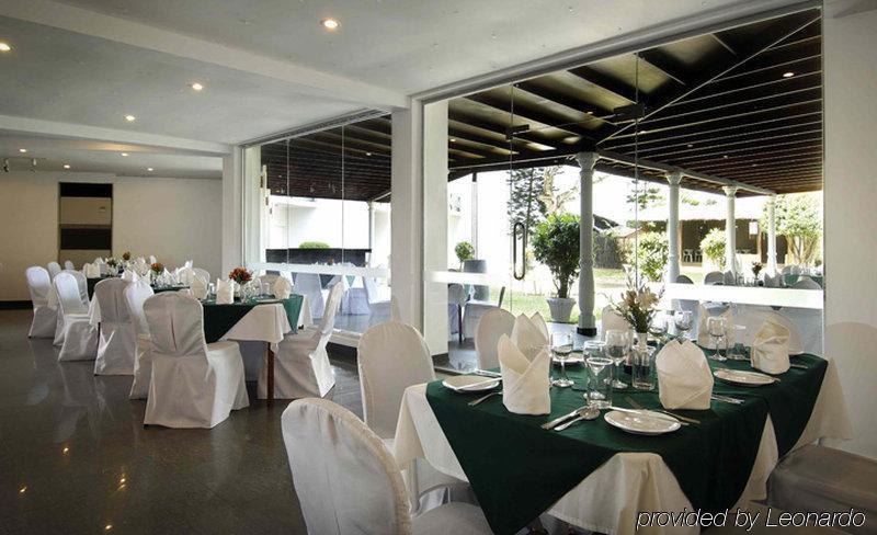 Berjaya Hotel Colombo Dehiwala-Mount Lavinia Restaurante foto